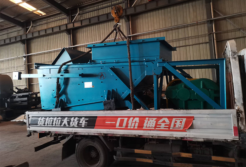 山東東達機電生產的往復式給煤機發往河南