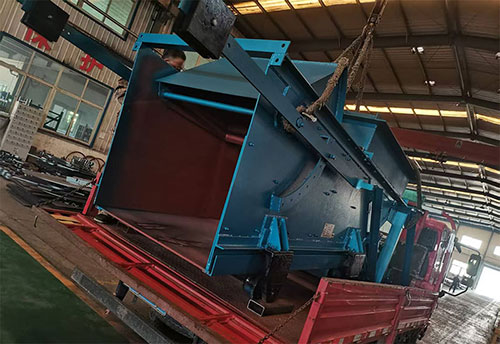 山東東達機電有限責任公司往復式給煤機順利裝車發貨 助力客戶高效生產