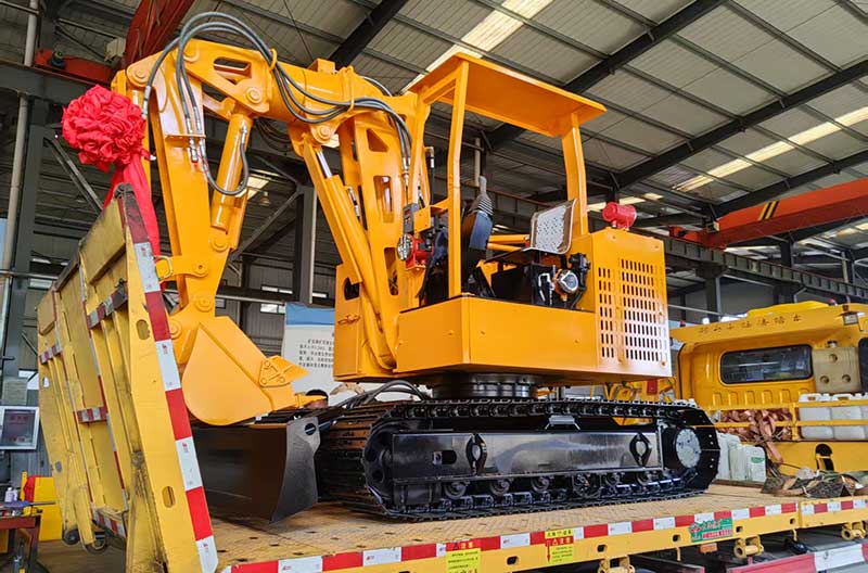 山東東達電有限責任公司生產的履帶式挖掘機發貨