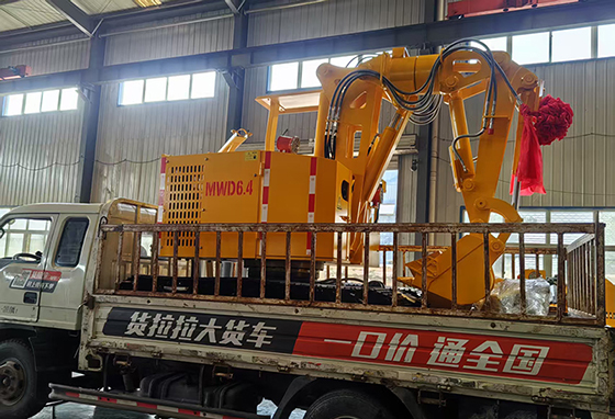 山東東達機電自主研發生產的礦用液壓挖掘機發貨